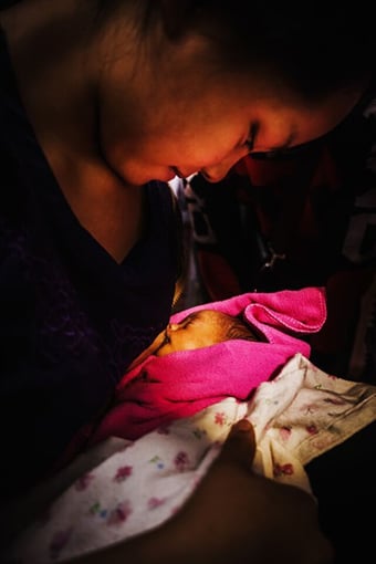 lee_jor_breastfeeding